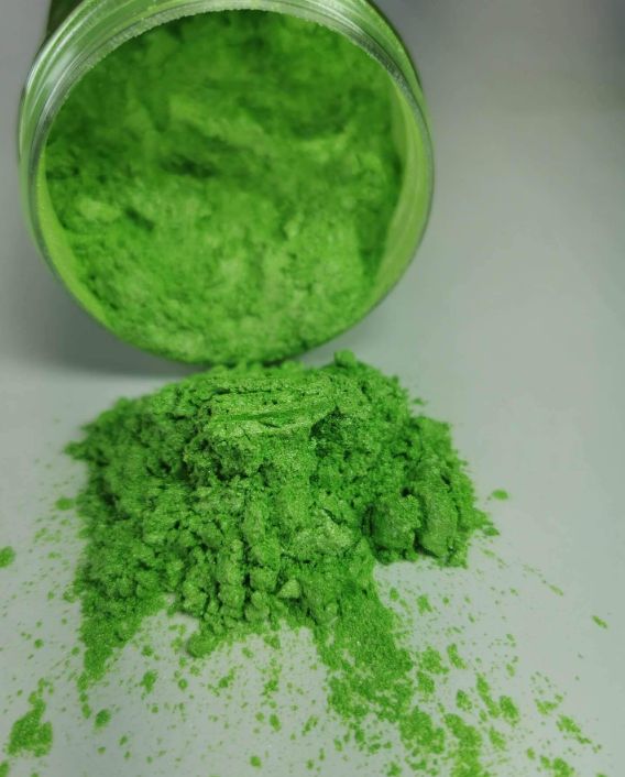 Pigments métalliques verts pour résine époxy et table rivière