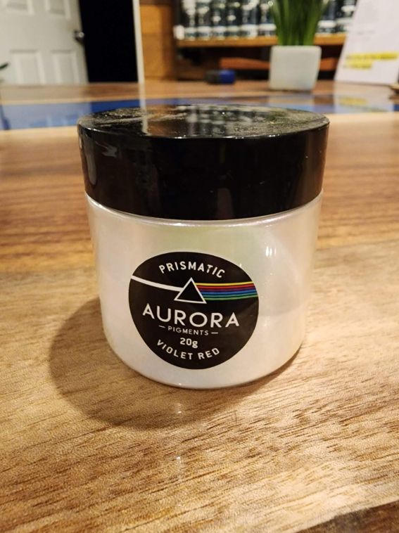Pigments violets et rouges créations artistiques