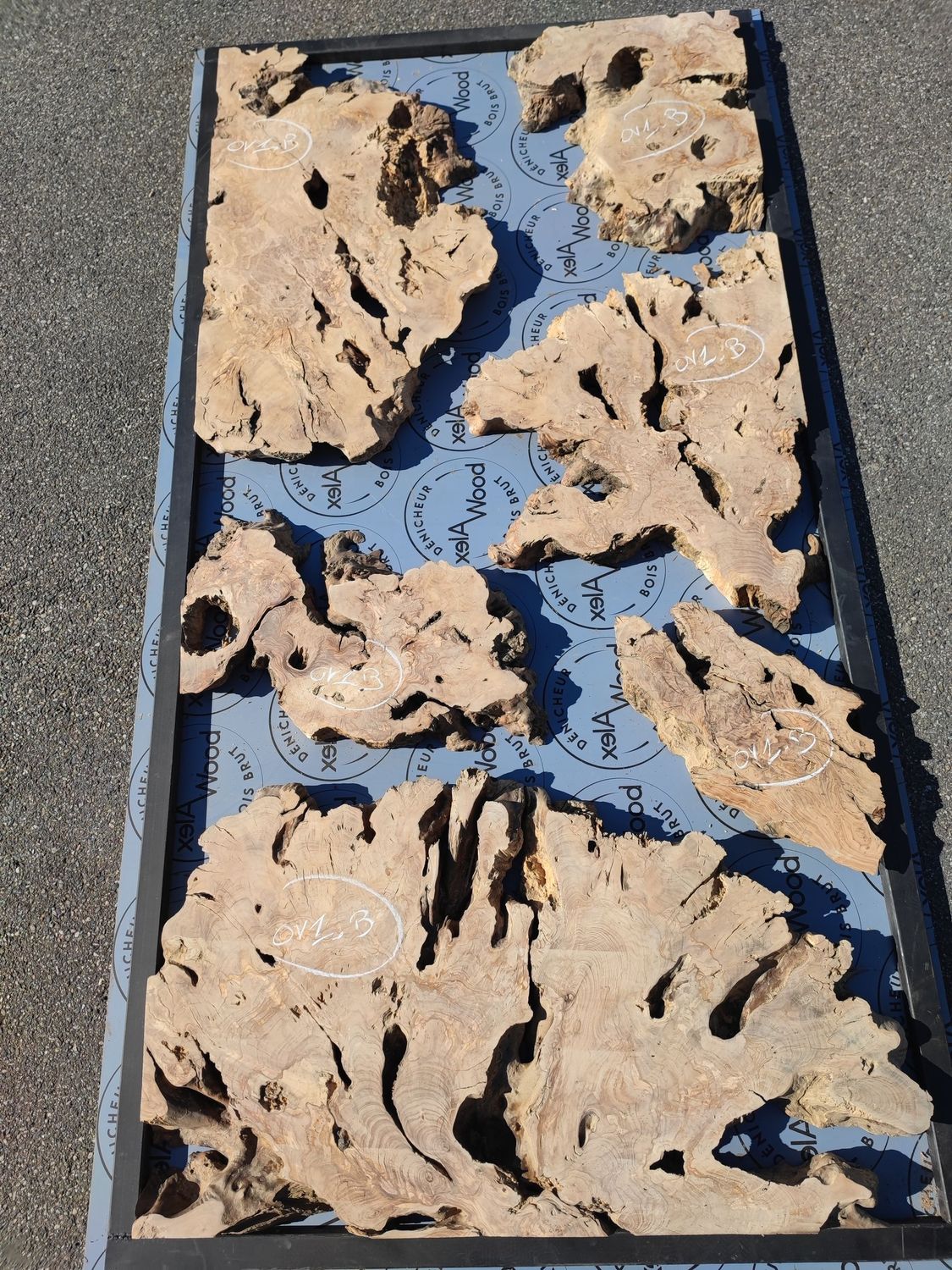 6 plateaux d’olivier + 34L de résine époxy