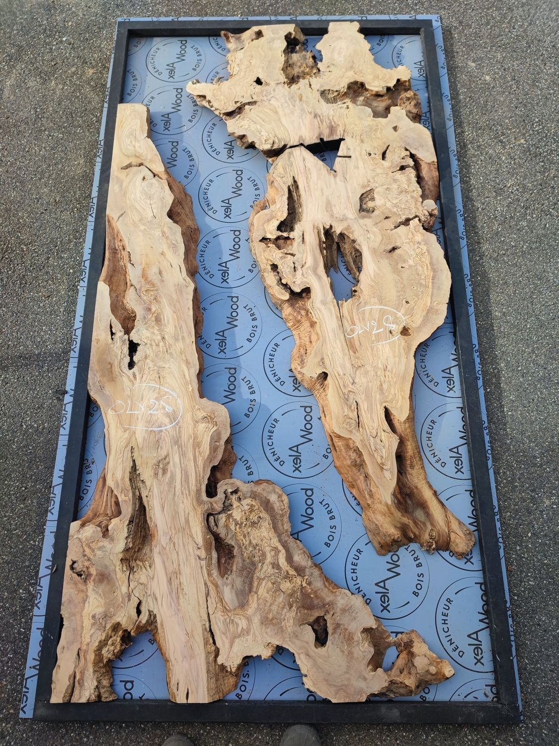 Lot bois et résine époxy pour table en olivier Lot plateaux bois d'olivier et résine époxy pour fabriquer une table rivière AlexWood France Toulouse