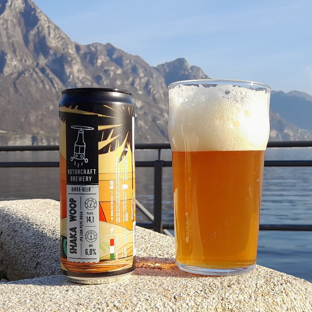 Shaka Woop - IPA con pepe rosa, 12/24 Lattine Sleek 0.33L Shaka Woop - IPA con pepe rosa, 12/24 Lattine Sleek 0.33L