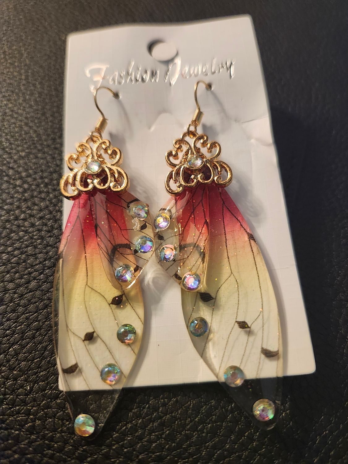 Boucles d&#39;oreilles ailes de papillons  acrylique et plaquage or