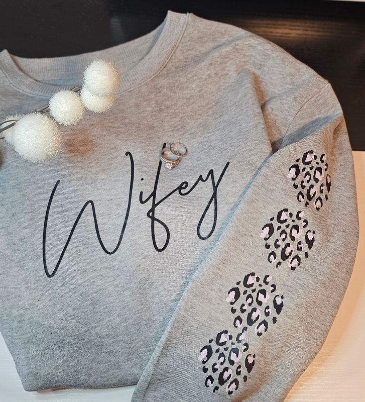 Leopard Print Wifey sweatshirt