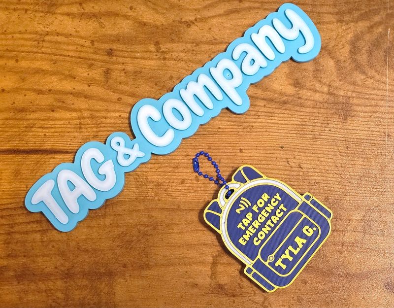 Custom NFC Backpack Keychain | Smart Emergency Contact Tag | Personalized School Bag, Sports Bag, Purse &amp; Luggage Tag