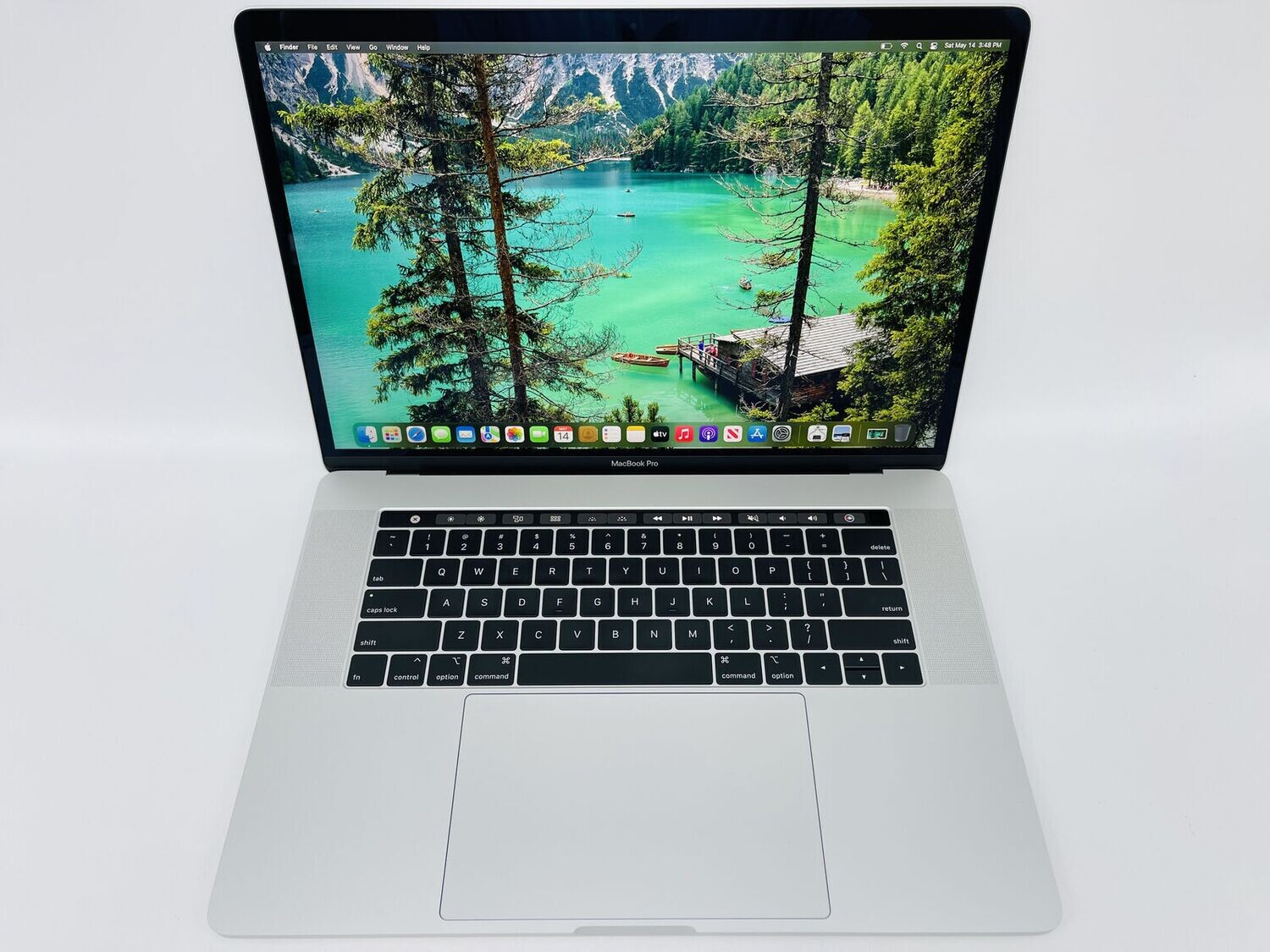 Apple 2018 15 in MacBook Pro TB &quot;Silver&quot; 2.2GHz 6-Core i7 16GB 512GB SSD RP560X
