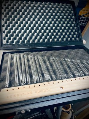 Kova laukku Rudolph Percussion Glass Chimesille