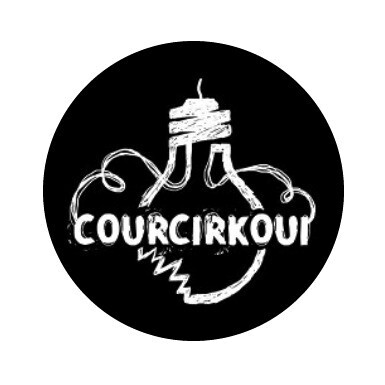 BADGE épingle et magnet SUR MESURE 50mm ... Envoies TES fichiers ... 3€ pour créer le modèle ... puis 2€ par badge