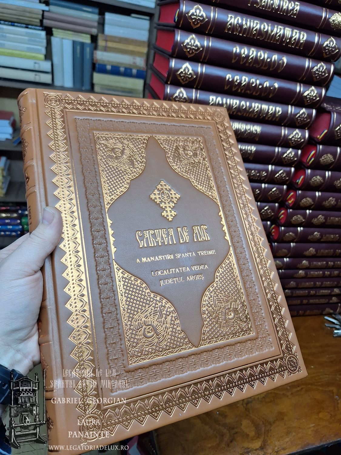 CARTEA DE AUR - (piele naturală, format mare) CARTEA DE AUR - (piele naturală, format mare)