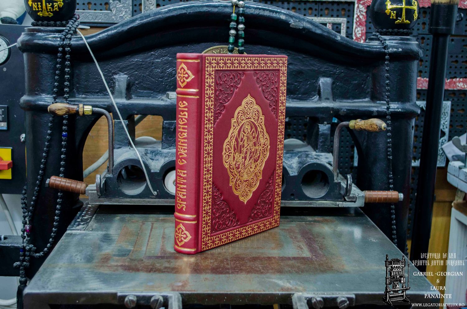 Sfânta Evanghelie - (mică) - (piele naturală) MDL1