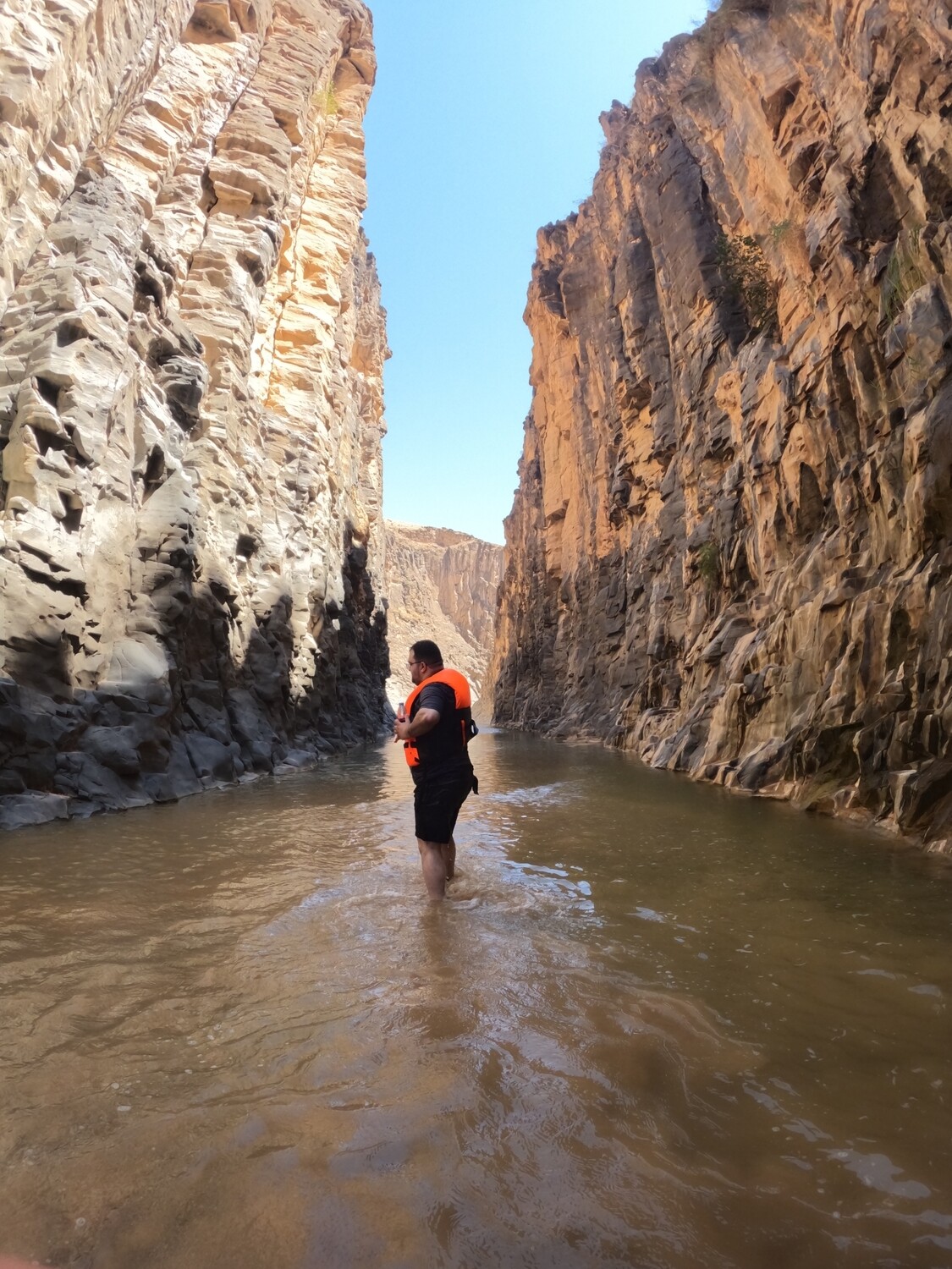 Wadi Al Hedan adventure