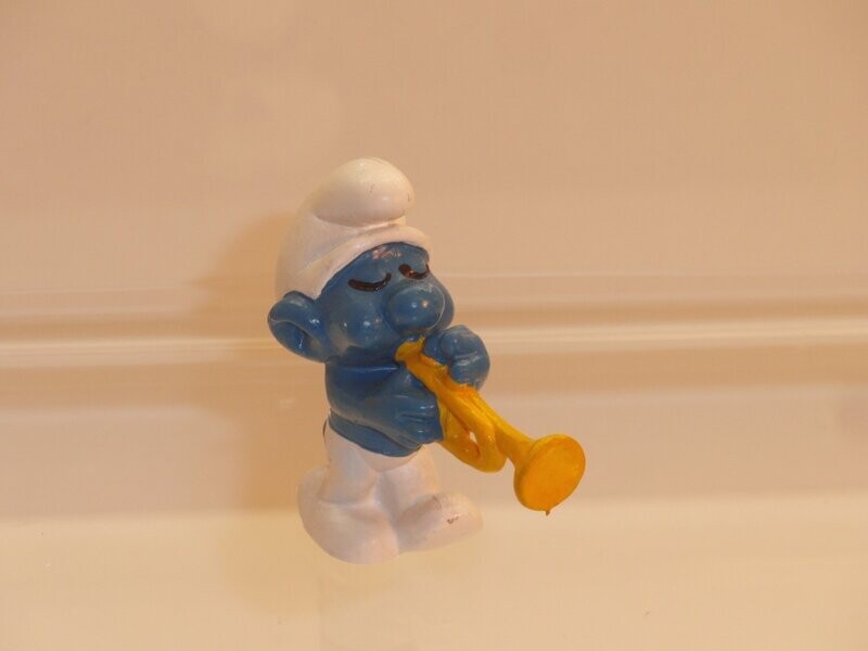 Trompeter 2.0047 weiße Hose (Trompete gelblich) Trompeter 2.0047 weiße Hose (Trompete gelblich)