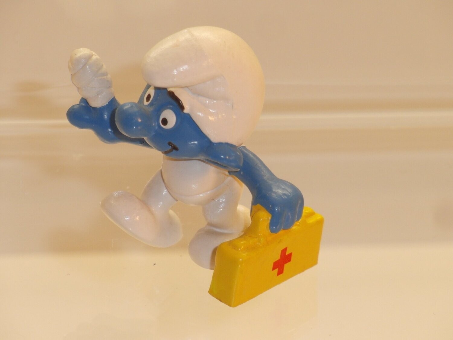 Sanitäter 2.0054 Koffer gelb, rotes Kreuz (CE-Zeichen)