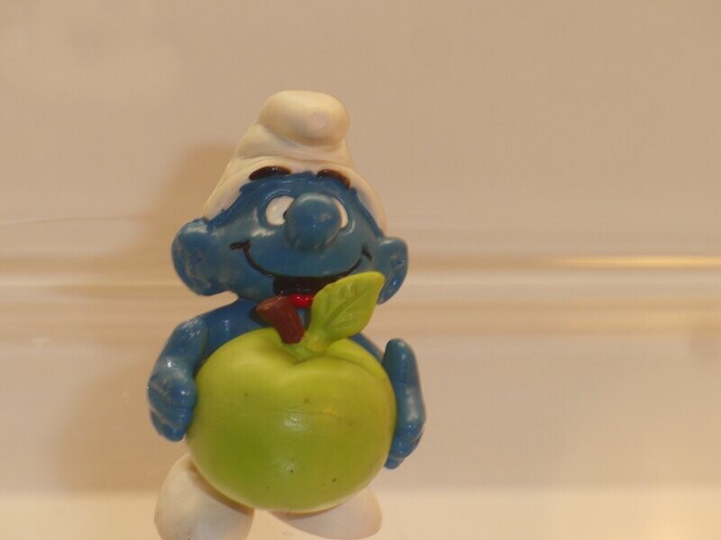 Schlumpf mit Apfel 2.0160 Apfel hellgrün Schlumpf mit Apfel 2.0160 Apfel hellgrün
