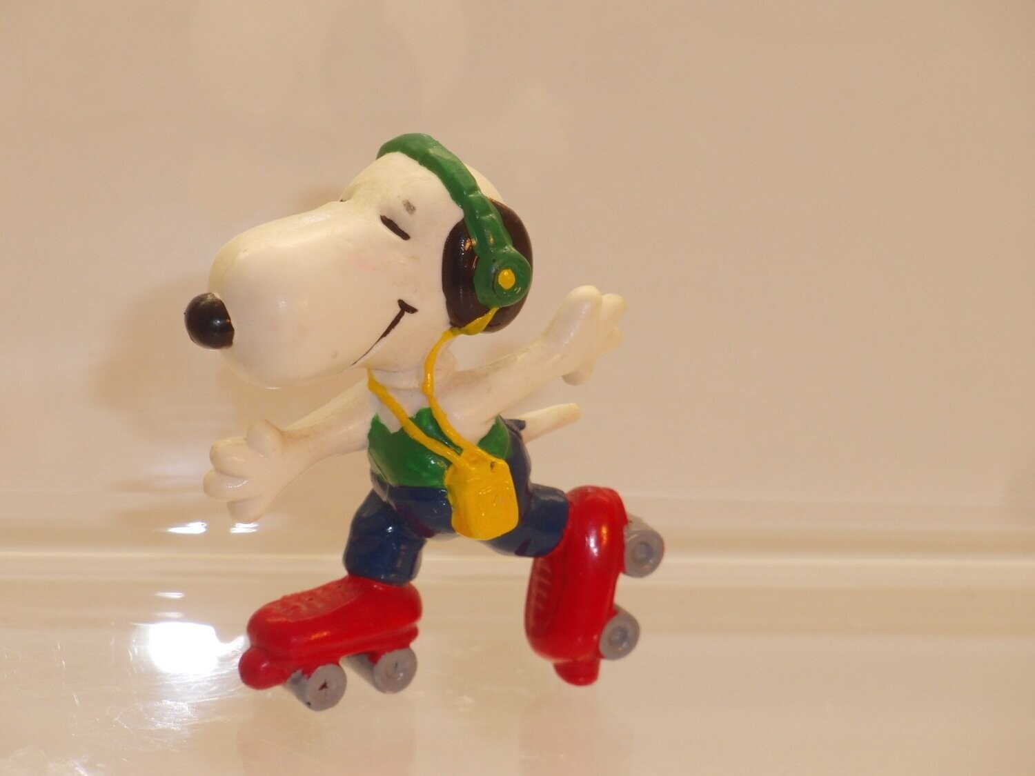 Snoopy/Peanuts: Schleich 2. Serie ab 80er Jahre: Snoopy mit Walkman