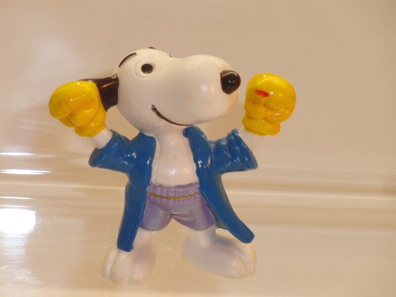 Snoopy/Peanuts: Schleich 2. Serie ab 80er Jahre: Snoopy als Boxer Snoopy/Peanuts: Schleich 2. Serie ab 80er Jahre: Snoopy als Boxer