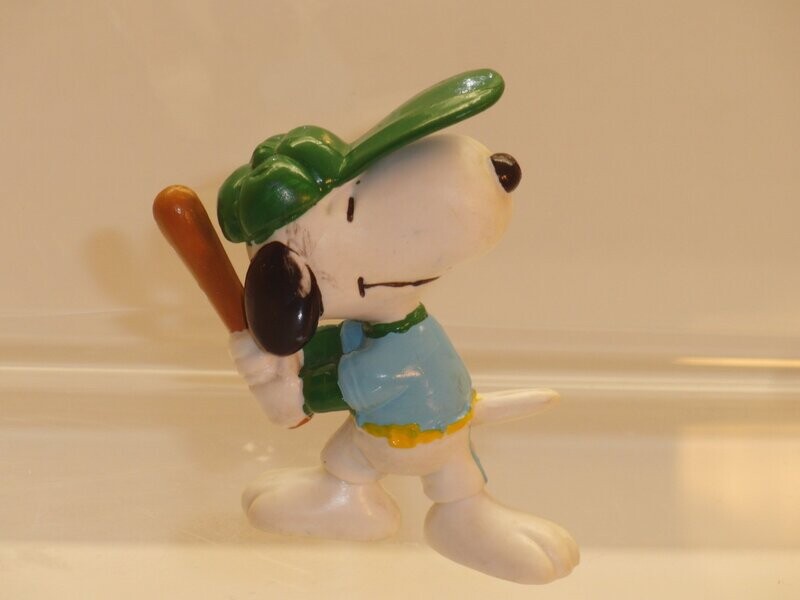 Snoopy/Peanuts: Schleich 2. Serie ab 80er Jahre: Snoopy mit Baseballschläger Snoopy/Peanuts: Schleich 2. Serie ab 80er Jahre: Snoopy mit Baseballschläger