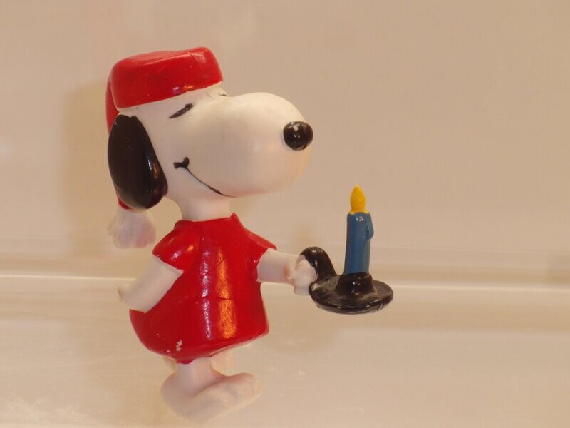 Snoopy/Peanuts: Schleich 2. Serie ab 80er Jahre: Snoopy im Nachthemd