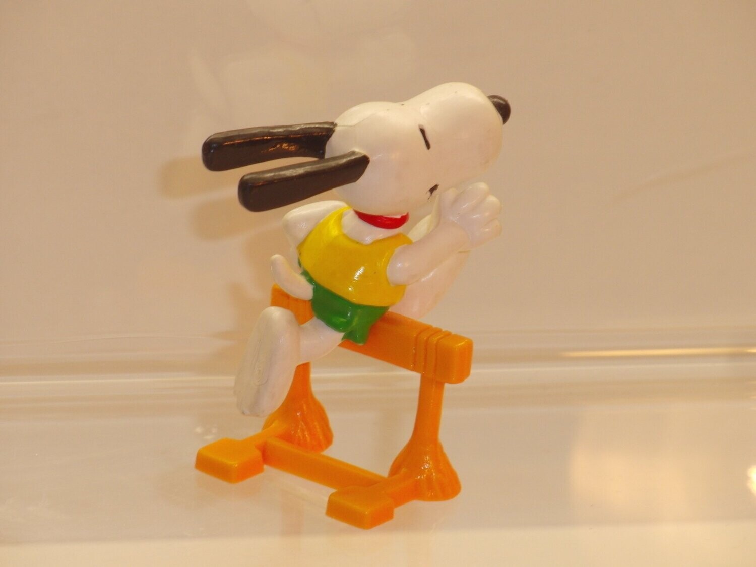 Snoopy/Peanuts: Schleich 2. Serie ab 80er Jahre: Snoopy als Hürdenläufer