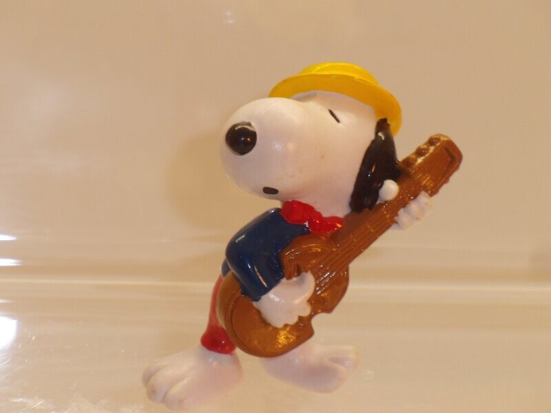 Snoopy/Peanuts: Schleich 2. Serie ab 80er Jahre: Snoopy als Gondoliere mit Gitarre Snoopy/Peanuts: Schleich 2. Serie ab 80er Jahre: Snoopy als Gondoliere mit Gitarre