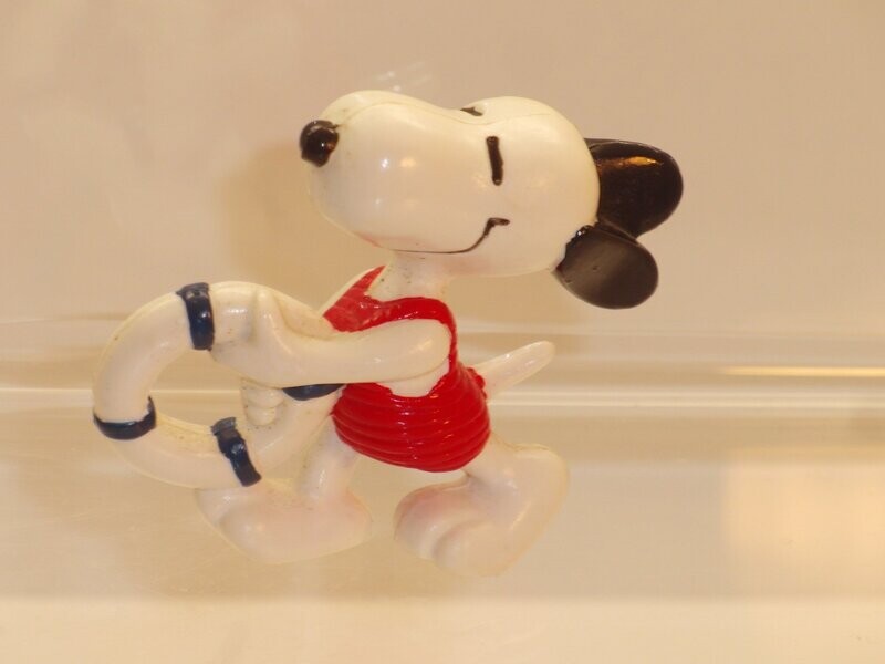Snoopy/Peanuts: Schleich 2. Serie ab 80er Jahre: Snoopy mit Rettungsring Snoopy/Peanuts: Schleich 2. Serie ab 80er Jahre: Snoopy mit Rettungsring