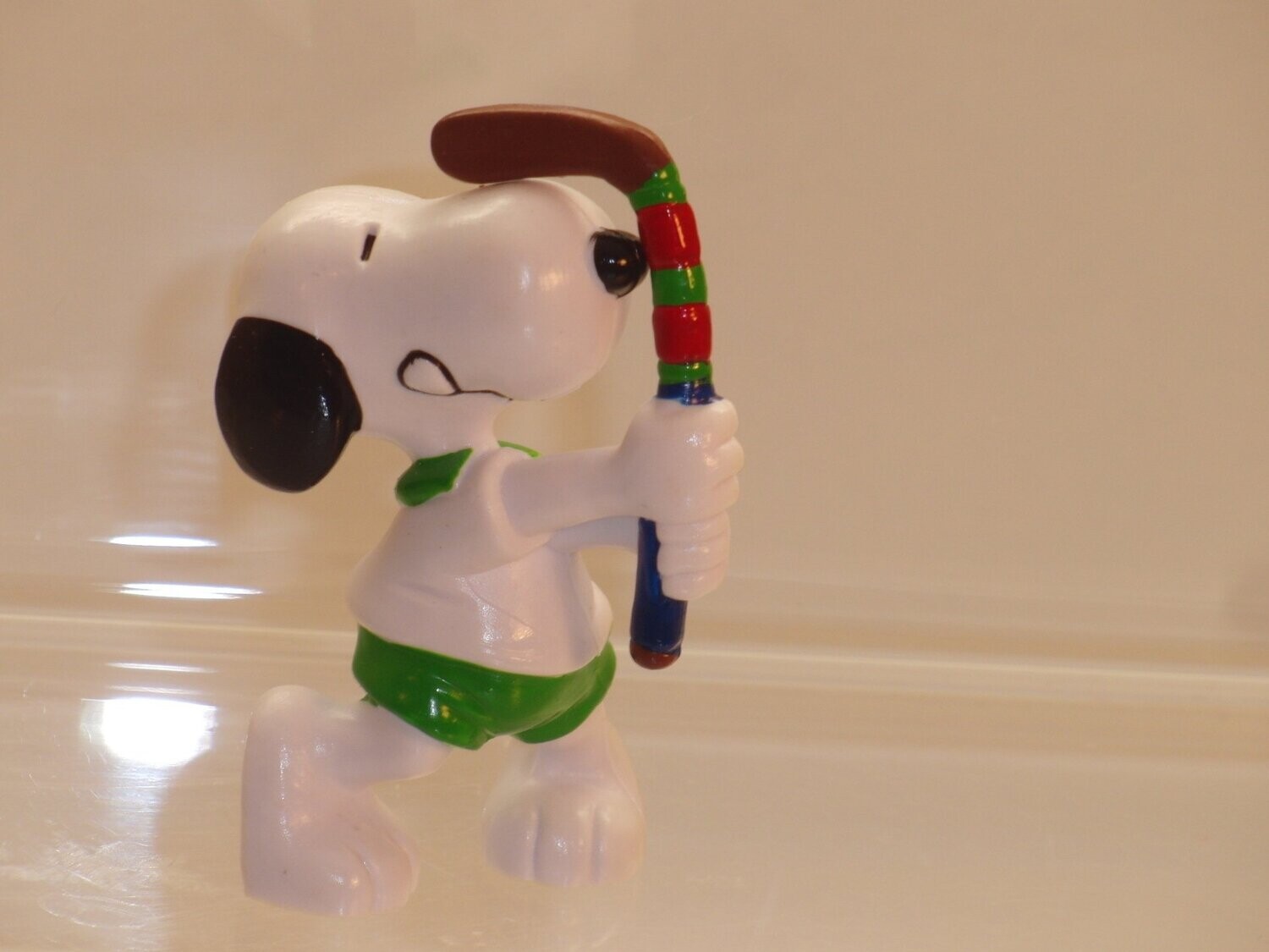 Snoopy/Peanuts: Schleich 2. Serie ab 80er Jahre: Snoopy  mit Hockeyschläger