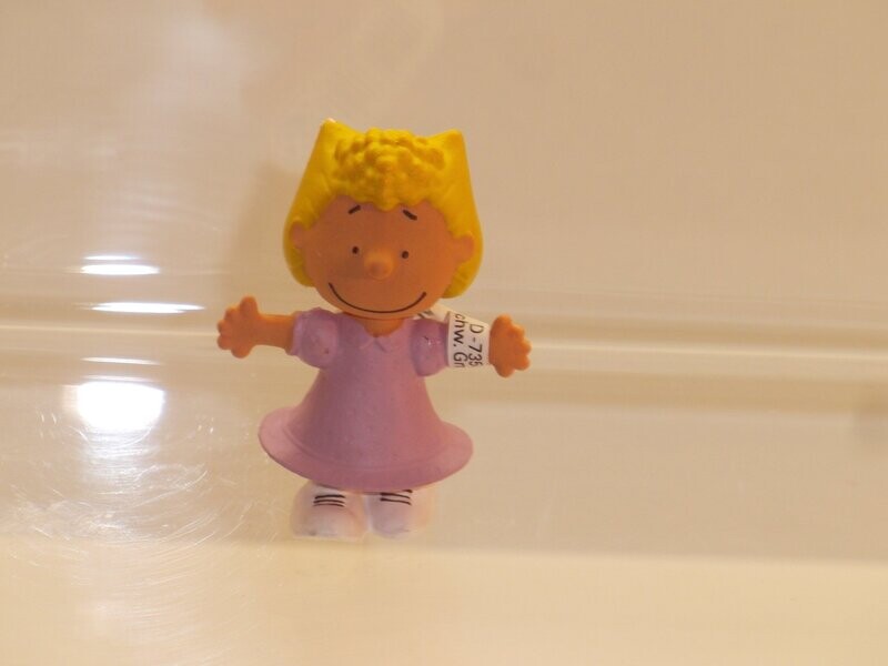 Snoopy/Peanuts: Schleich ab 2014: Sally 22009 Snoopy/Peanuts: Schleich ab 2014: Sally 22009