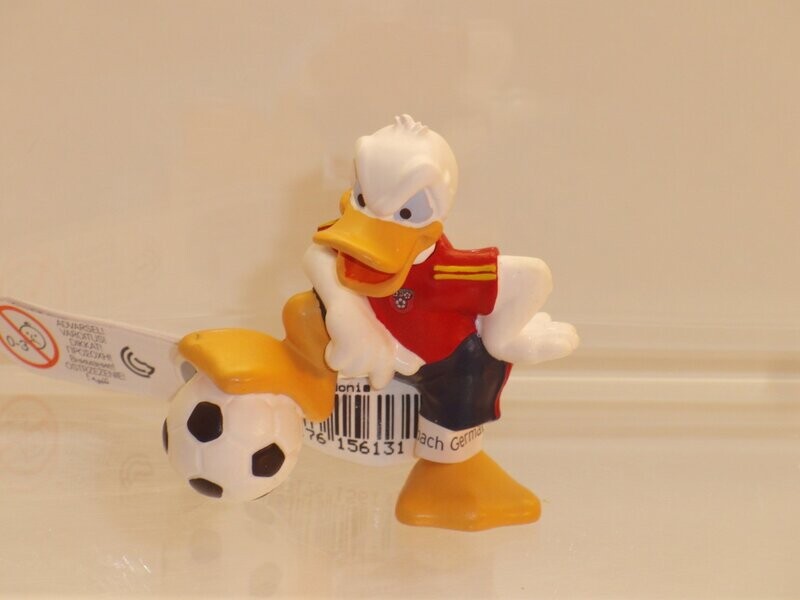 Disney Donald Duck: Bullyland: Fußball Donald; Trikot rot 156131 Disney Donald Duck: Bullyland: Fußball Donald; Trikot rot 156131