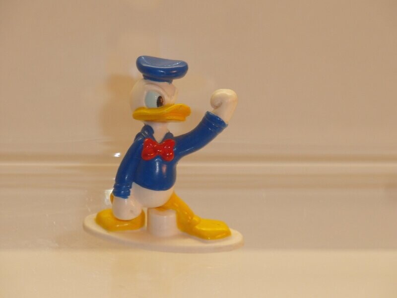 Disney Donald Duck: Nestle: 90er Jahre: Donald, Fäuste ballend Disney Donald Duck: Nestle: 90er Jahre: Donald, Fäuste ballend