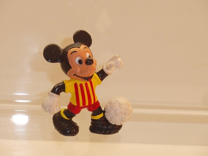 Disney: Micky Maus: Comics Spain 80er Jahre:  Micky als Fußballer, Trikot gelb/rot