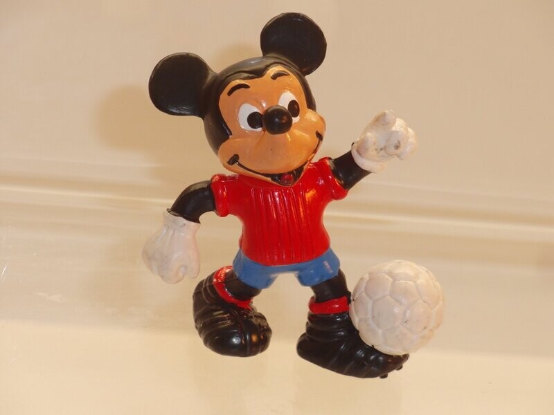 Disney: Micky Maus: Comics Spain 80er Jahre: Micky als Fußballer, Trikot rot Disney: Micky Maus: Comics Spain 80er Jahre: Micky als Fußballer, Trikot rot