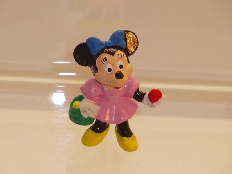 Disney: Minnie Maus: Bullyland: Ostern: Minnie mit Ei und Körbchen Disney: Minnie Maus: Bullyland: Ostern: Minnie mit Ei und Körbchen