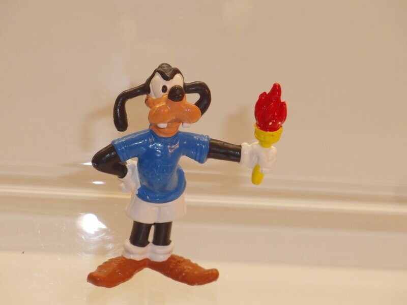 Disney: Sport-Goofy: Bully 80er Jahre: Goofy als Fackelträger Disney: Sport-Goofy: Bully 80er Jahre: Goofy als Fackelträger