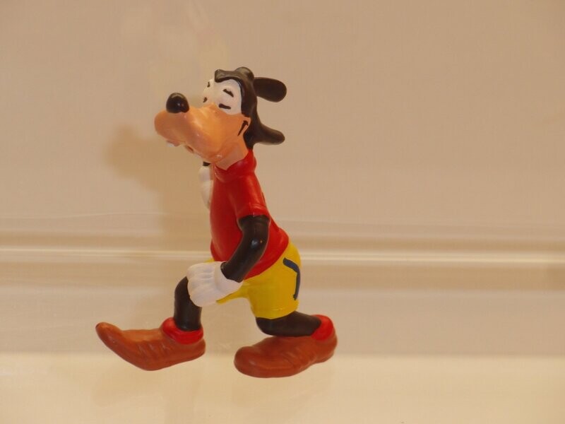 Disney: Sport-Goofy: Bullyland (Neuauflage): Goofy als Geher Disney: Sport-Goofy: Bullyland (Neuauflage): Goofy als Geher