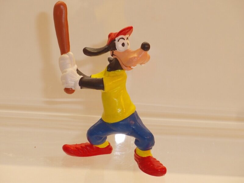 Disney: Sport-Goofy: Bullyland (Neuauflage): Goofy als Baseballer Disney: Sport-Goofy: Bullyland (Neuauflage): Goofy als Baseballer