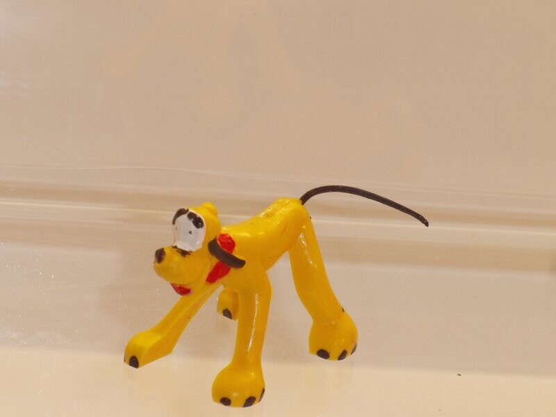Disney: Pluto:Heimo 60er Jahre: Pluto stehend Disney: Pluto:Heimo 60er Jahre: Pluto stehend