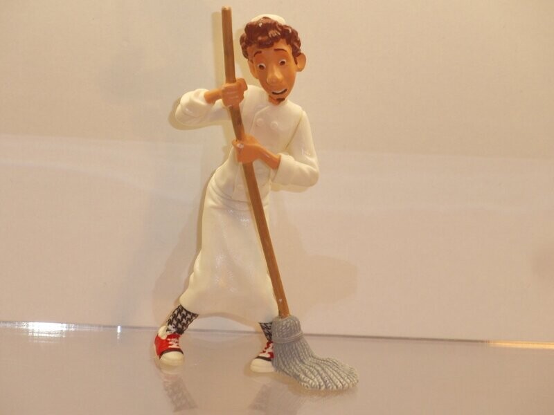Disney's Ratatouille: Bullyland: Linguini 12704 Disney's Ratatouille: Bullyland: Linguini 12704