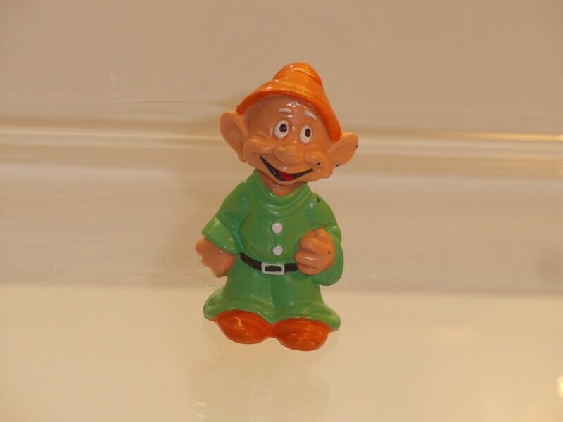 Disney's Schneewittchen: Bullyland: Pimpel (Mütze orange) Disney's Schneewittchen: Bullyland: Pimpel (Mütze orange)