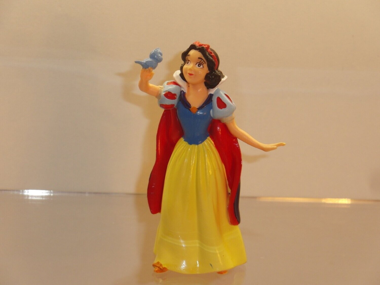 Disney's Schneewittchen: Applause: Schneewittchen mit Vogel