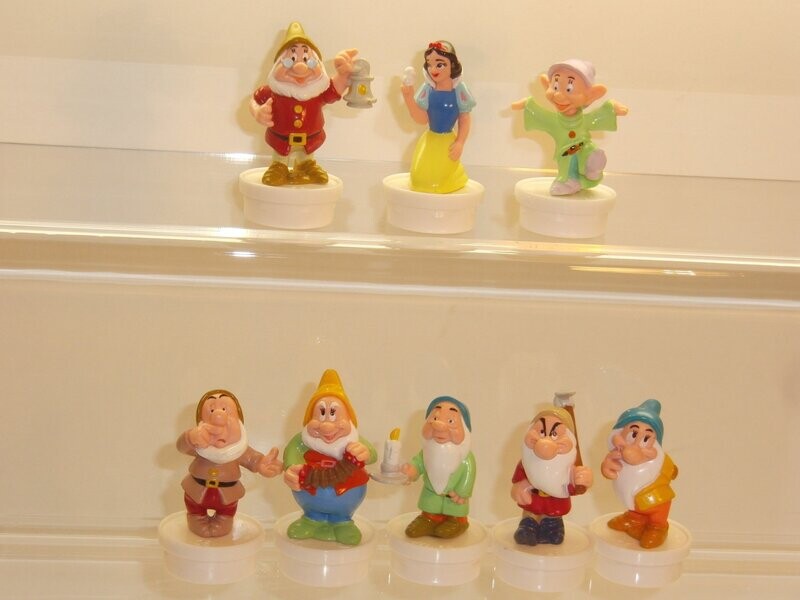 Disney's Schneewittchen: Nestle (Smarties): Schneewittchen und die 7 Zwerge (Satz mit 8 Figuren)