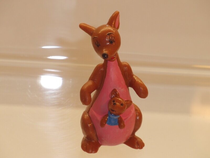 Disney's Winnie Puuh: Bullyland: Kanga Roo 12371 Disney's Winnie Puuh: Bullyland: Kanga Roo 12371