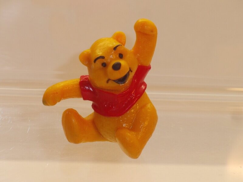 Disney's Winnie Puuh: Bully: Winnie Puuh sitzend Disney's Winnie Puuh: Bully: Winnie Puuh sitzend