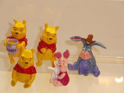 Disney's Winnie Puuh: Set mit 5 Figuren (3x Winnie Puuh + I-Aah + Ferkel)