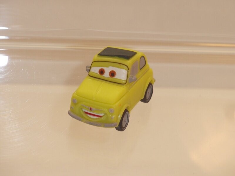 Disney's Cars: Bullyland: Luigi 12684 Disney's Cars: Bullyland: Luigi 12684
