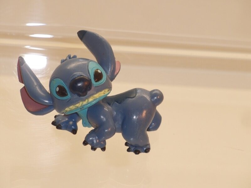 Disney's Lilo und Stitch: Disney Store: Stitch auf allen Vieren Disney's Lilo und Stitch: Disney Store: Stitch auf allen Vieren