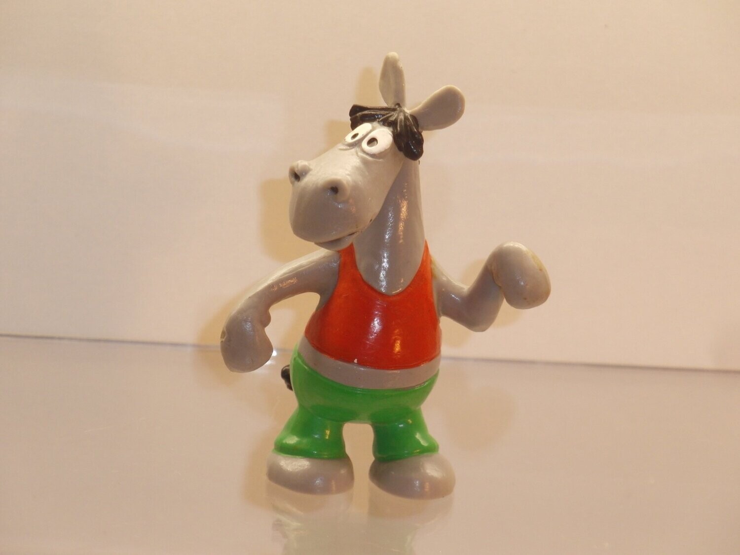 Äffle & Pferdle: Pferdle (Hemd rot/Hose grün)