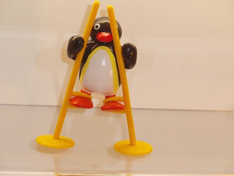 Pingu: Bully/Bullyland 1990: Pingu als Stelzenläufer