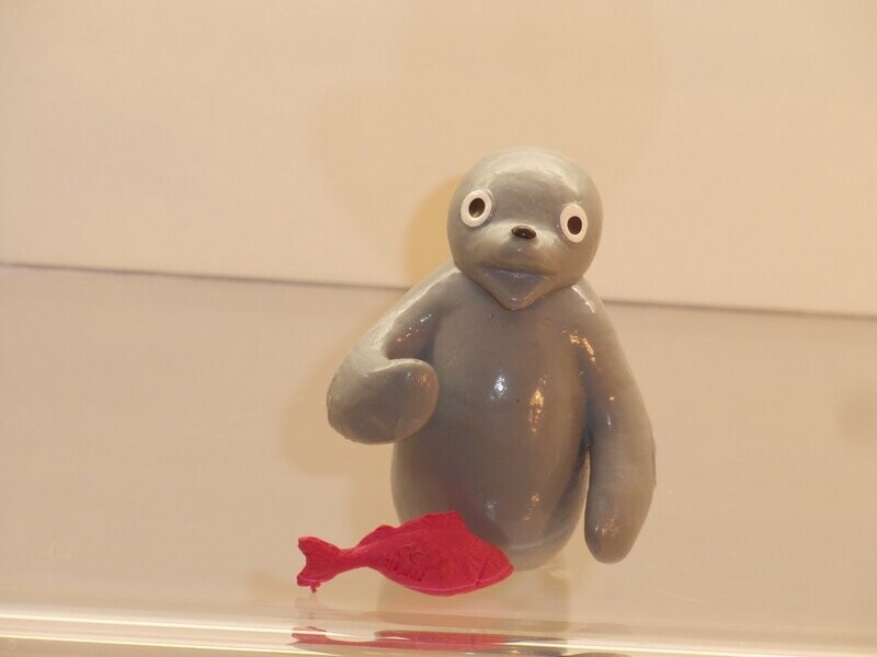 Pingu: Bully/Bullyland 1990: Seehund mit Fisch Pingu: Bully/Bullyland 1990: Seehund mit Fisch