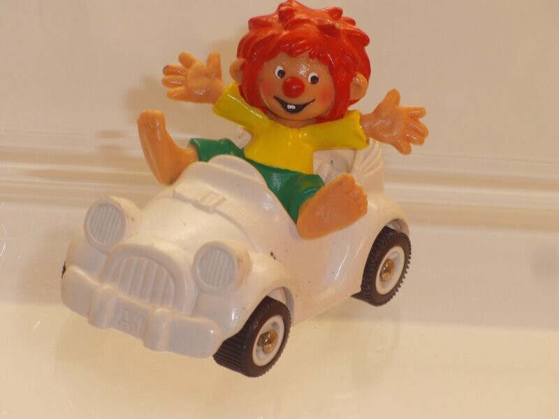 Pumuckl: Bully 1984: Pumuckl im Auto (weiß) Pumuckl: Bully 1984: Pumuckl im Auto (weiß)