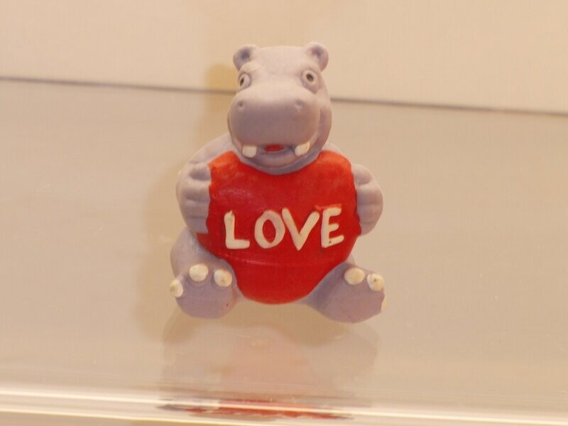 Bully CE: Bullylove: Nilpferd mit Herz Bully CE: Bullylove: Nilpferd mit Herz