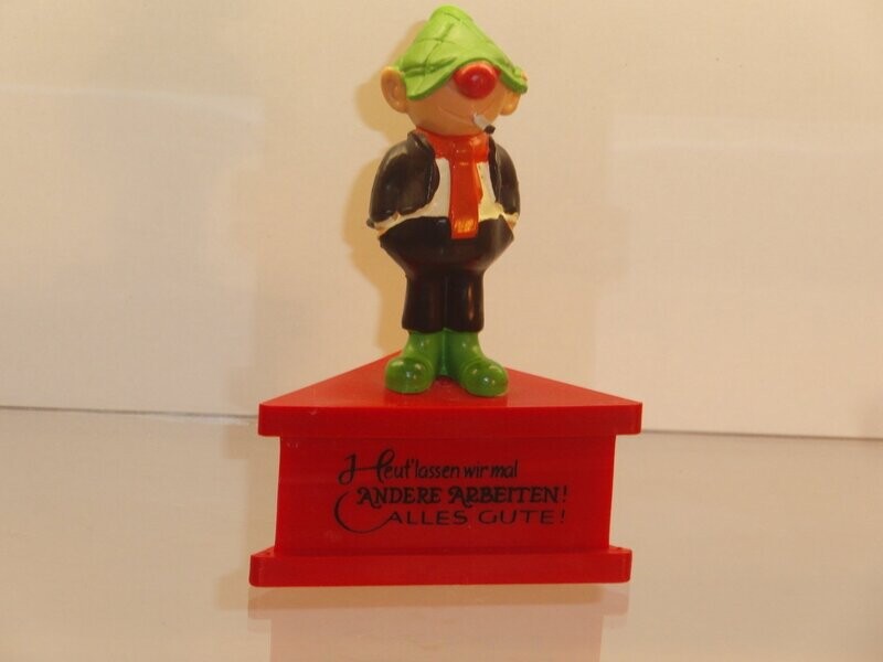Schleich Figur auf Dreieckssockel: Willi Wacker Schleich Figur auf Dreieckssockel: Willi Wacker